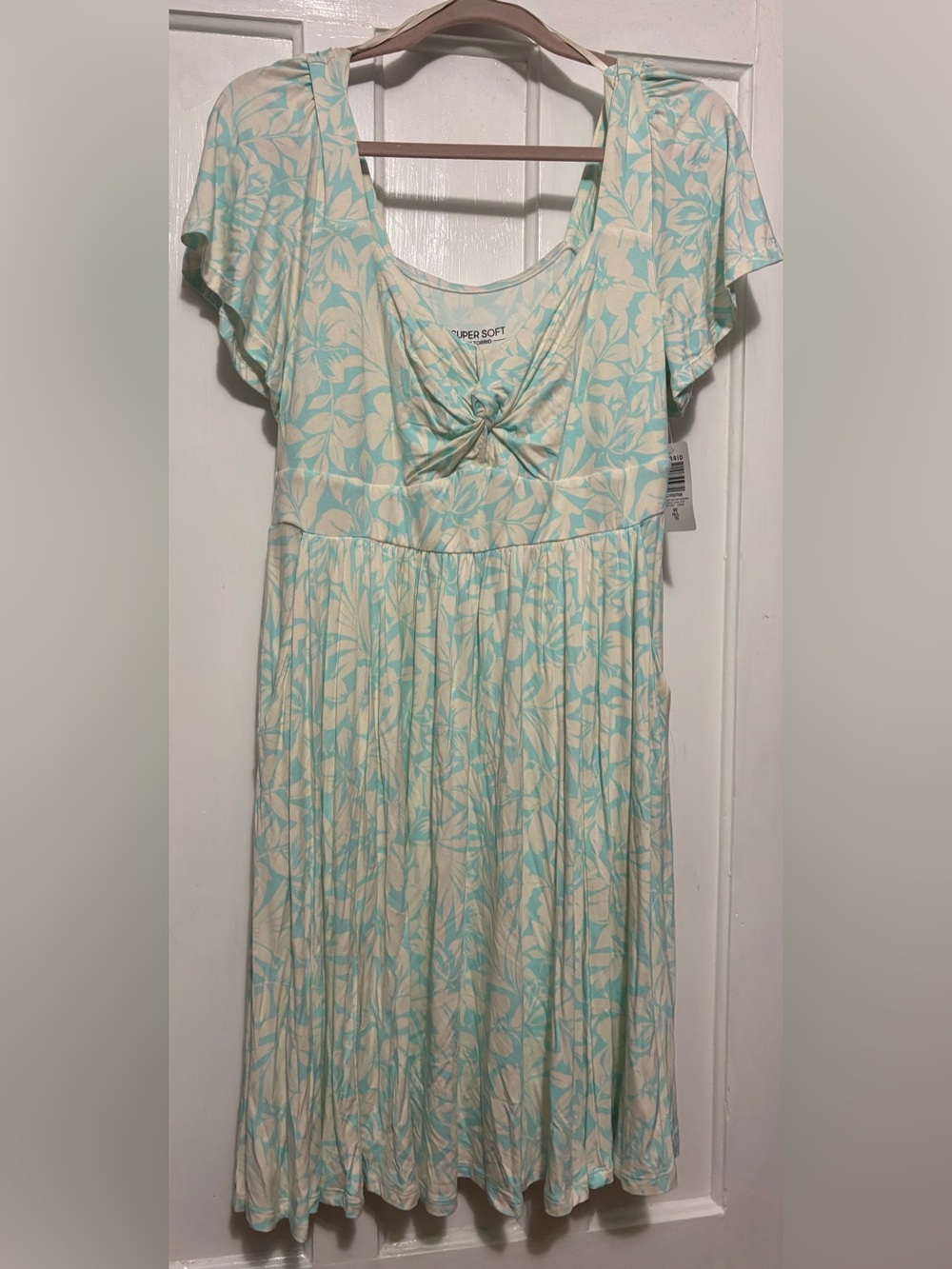 Torrid Women's Cream & Mint Floral Twist-Front Skater Dress